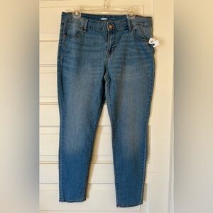 NWT OLD NAVY SUPER SKINNY JEANS